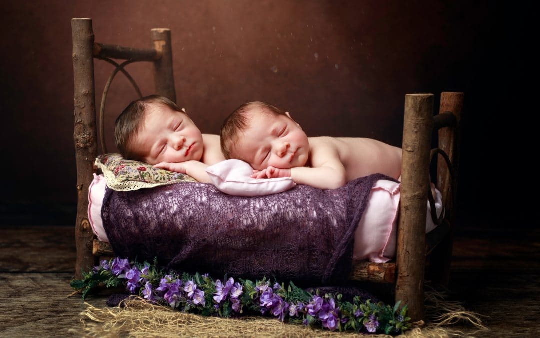 Séance Nouveau-Né –  Photos avec des jumelles