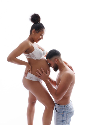 Séance photo grossesse studio - Gwen Photographie Champagne-Ardenne